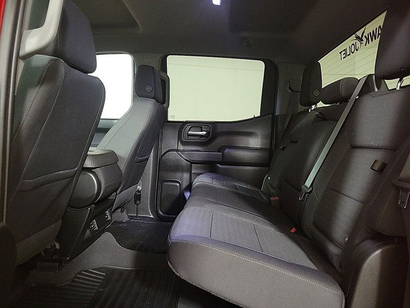 2023 Chevrolet Silverado 1500 Custom photo 12