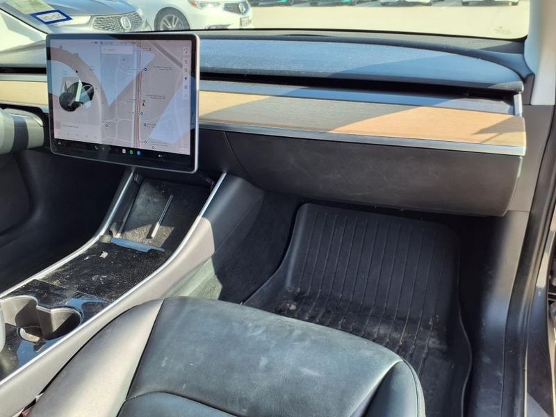 2020 Tesla Model 3 Standard Range PlusImage 12