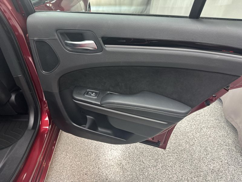 Used 2023 Chrysler 300C 300CImage 14