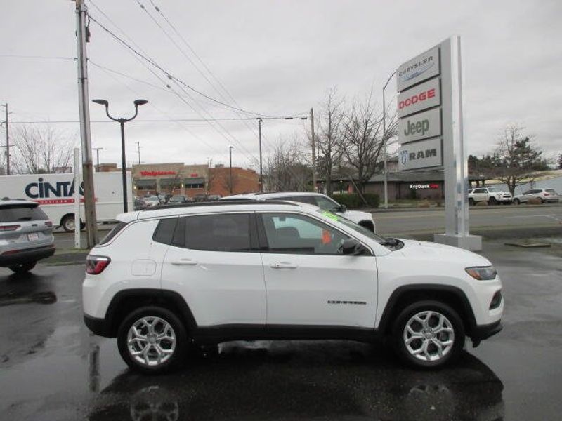 Used 2024 Jeep Compass LatitudeImage 6
