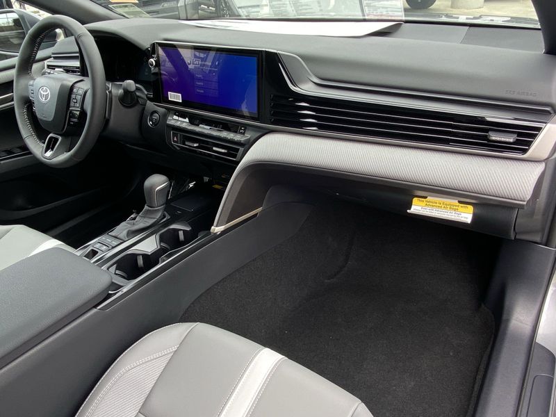 2025 Toyota Camry Image 9