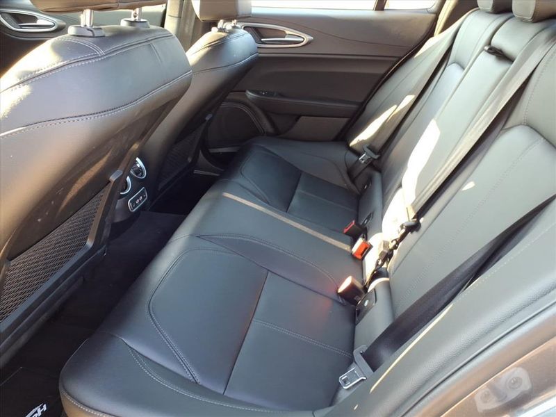 Used 2024 Alfa Romeo Giulia TiImage 8