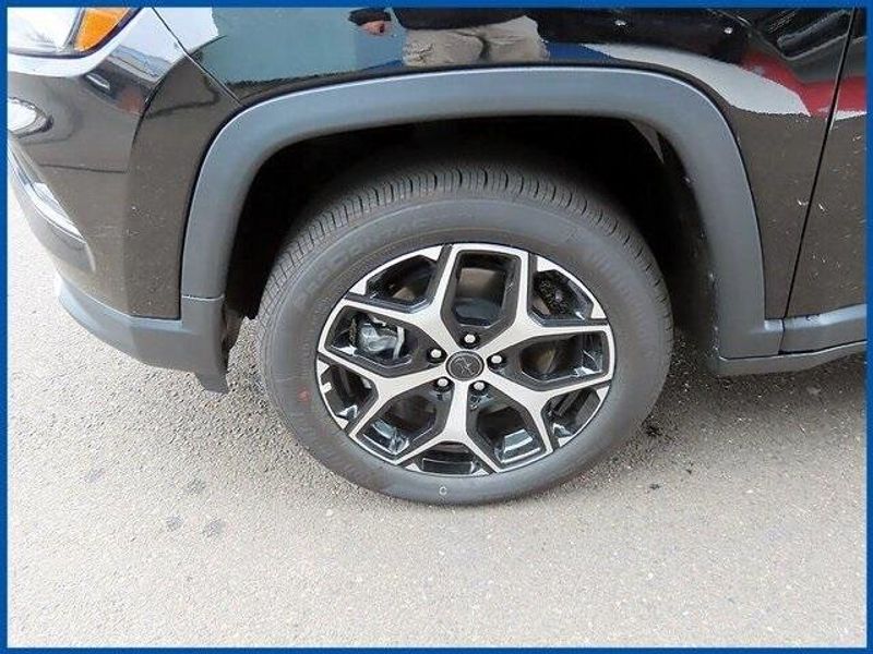 New 2025 Jeep Compass LimitedImage 4