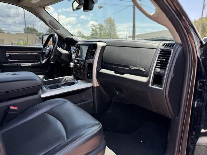 2016 RAM 1500 LaramieImage 13