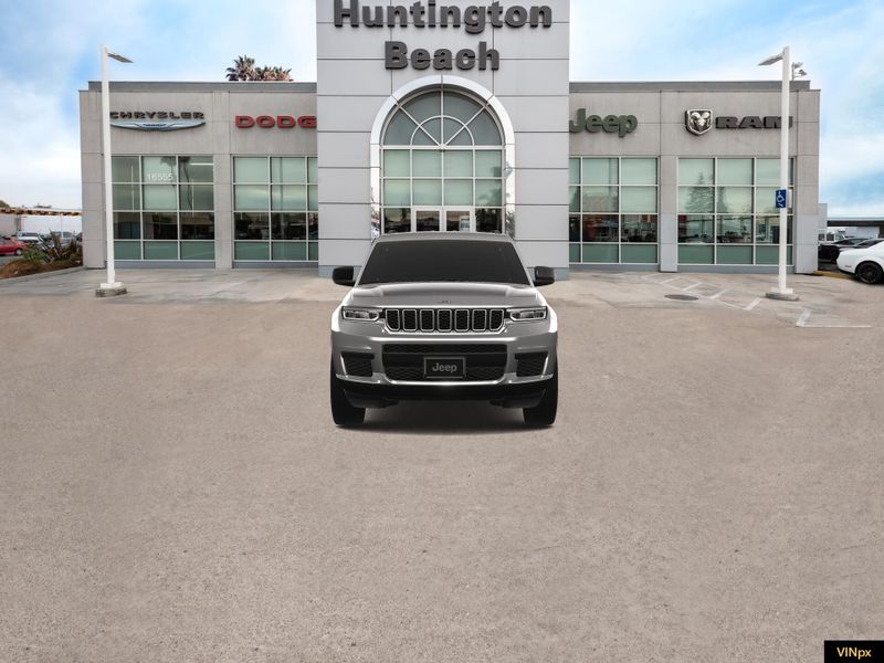 2025 Jeep Grand Cherokee L Laredo 4x2Image 11