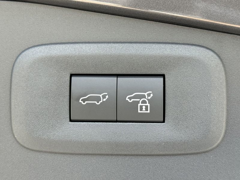 New 2026 Lexus RZ 350eImage 14