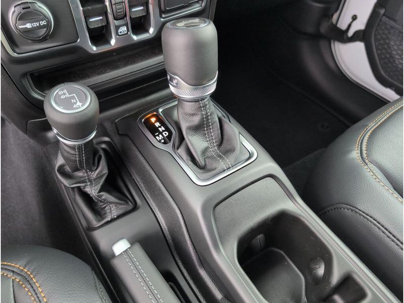 New 2026 Jeep Wrangler 4-door SaharaImage 21