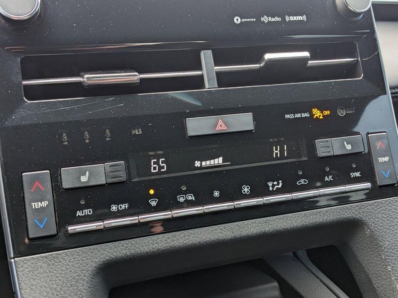 2022 Toyota Avalon Hybrid XLE in a Ice Edge exterior color and Blackinterior. Johnson Dodge 601-693-6343 pixelmotiondemo.com 