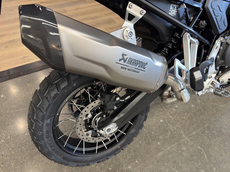 2025 BMW F 900 GS - LOW SUSPENSION - BLACK STORM METALLIC 