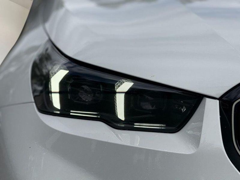 2025 BMW M5 BaseImage 12