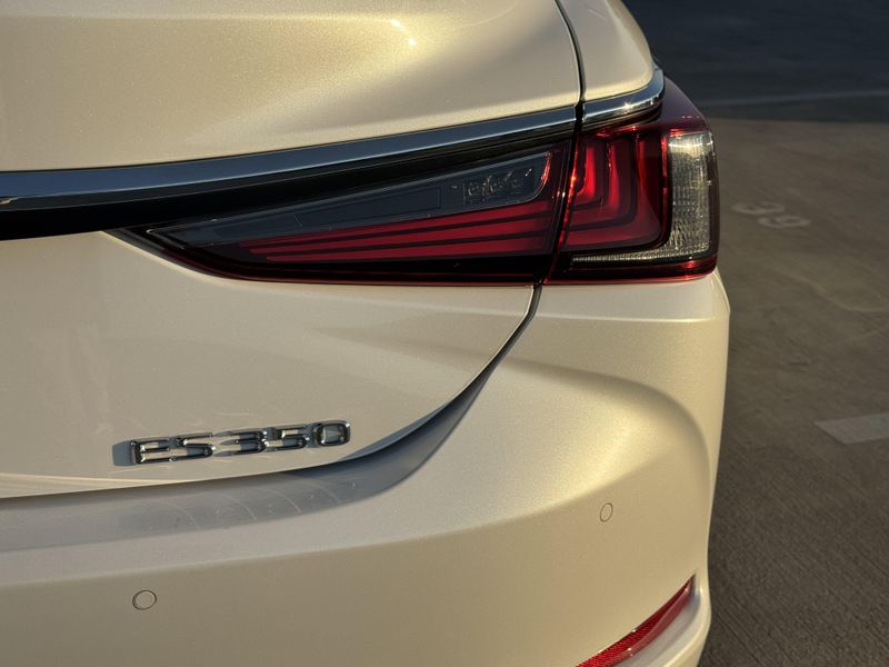 Used 2024 Lexus ES 350Image 14