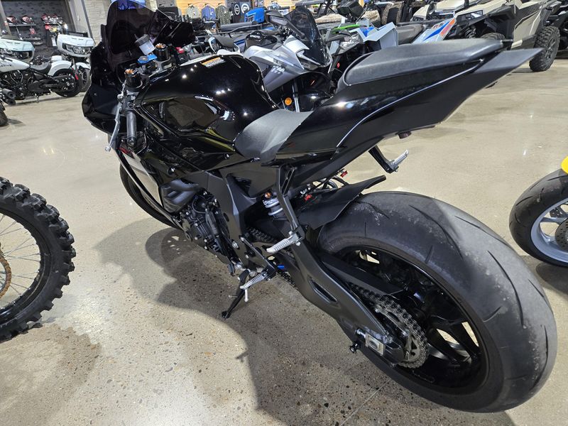 Used 2024 Yamaha YZFR1 Image 4