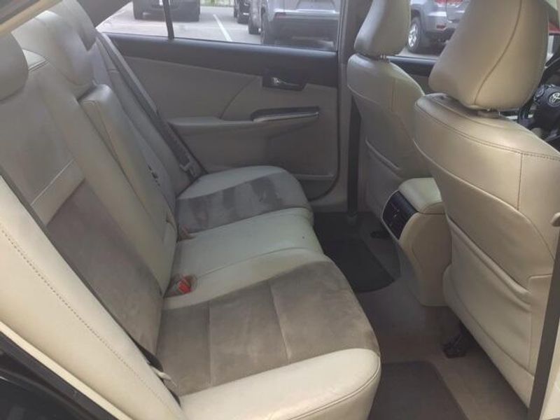 2012 Toyota Camry Hybrid XLEImage 14