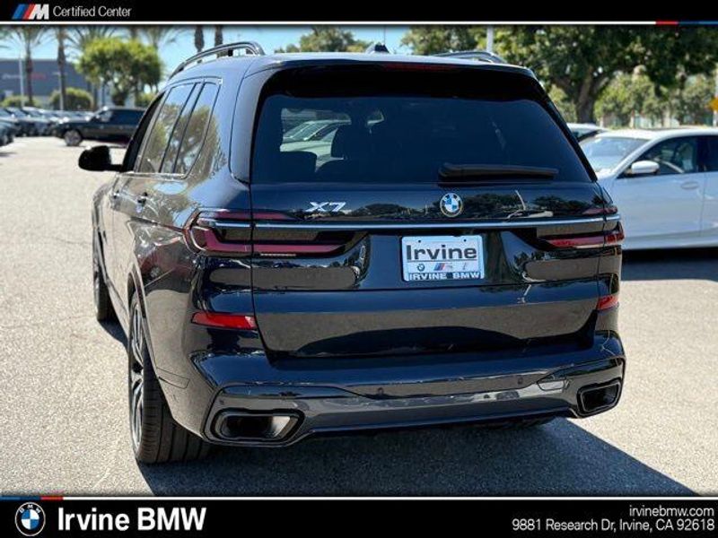 Used 2023 BMW X7 xDrive40iImage 11