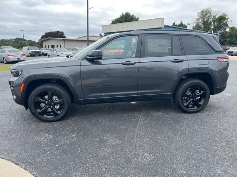 2024 Jeep Grand Cherokee Altitude X 4x4Image 4