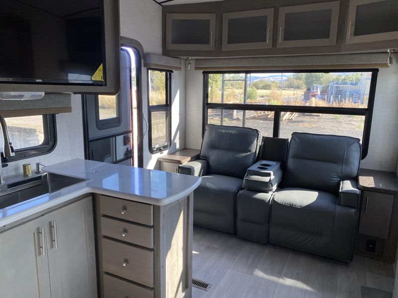 New 2027 NORTHWOOD MFG Arctic Fox Rapid 245RLSImage 9