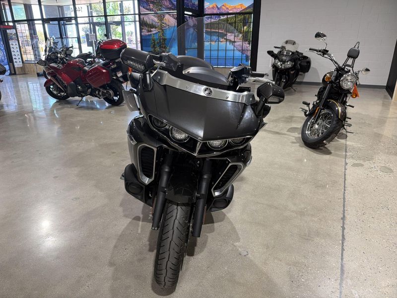 Used 2018 Yamaha Star Venture Image 12