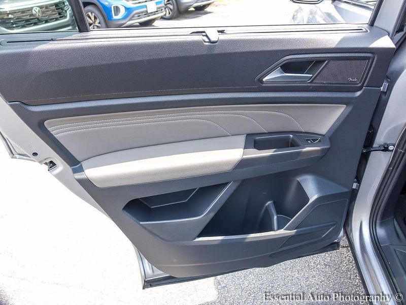 2022 Volkswagen Atlas V6 SEL Premium R-Line photo 20
