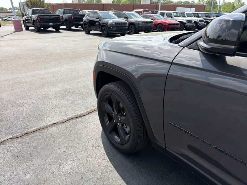 Used 2024 Jeep Grand Cherokee L LimitedImage 13