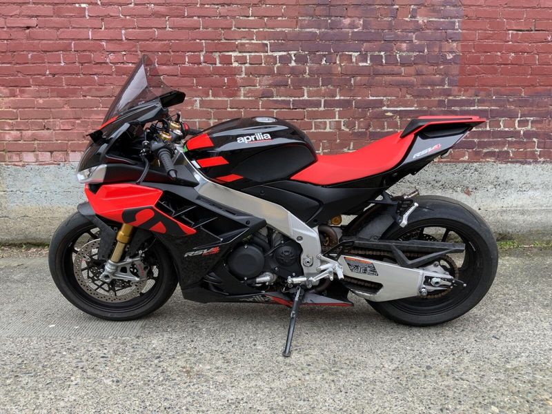 Used 2022 Aprilia RSV FACTORY 