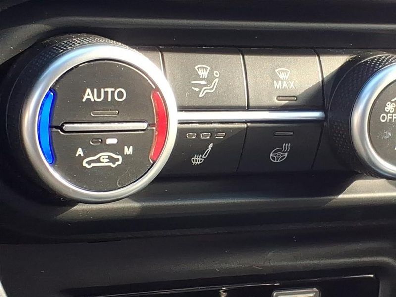 Used 2023 Alfa Romeo Giulia VeloceImage 8