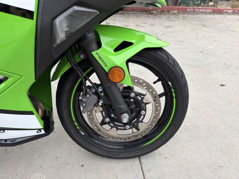 Used 2025 Kawasaki NINJA 500 KRT SE ABS Image 19