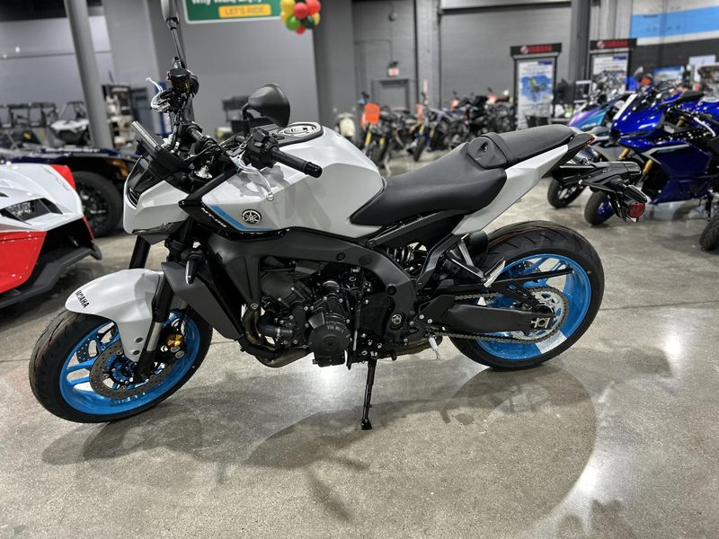 2025 Yamaha MT-09 Image 6