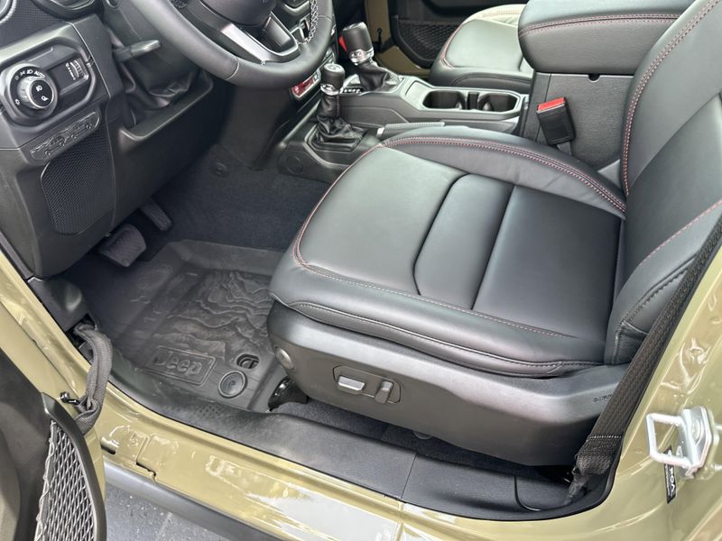New 2025 Jeep Gladiator Rubicon X 4x4Image 18
