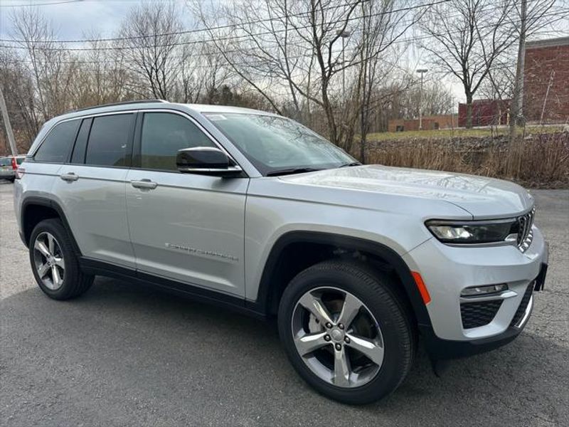 2025 Jeep Grand Cherokee Limited 4x4Image 1
