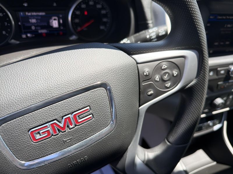 Used 2022 GMC Terrain SLEImage 32