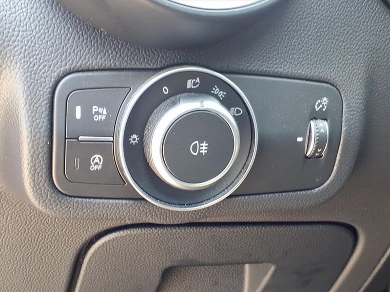 Used 2022 Alfa Romeo Stelvio VeloceImage 17