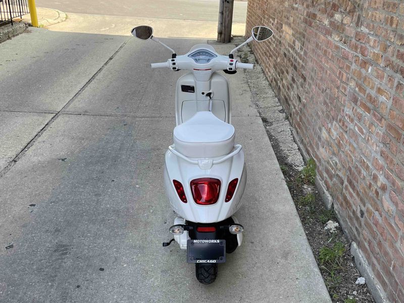 2022 Vespa Sprint 150 Justin Bieber XImage 8