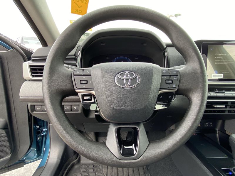 Used 2025 Toyota Camry LEImage 25