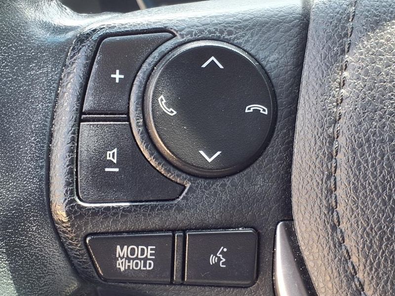 2016 Toyota RAV4 LimitedImage 18