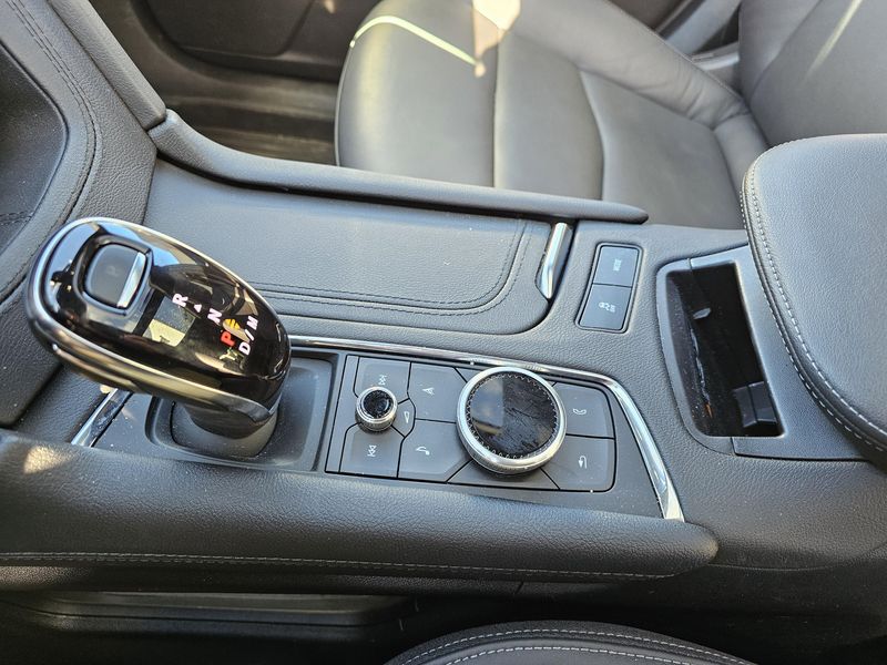 Used 2024 Cadillac XT6 AWD Premium LuxuryImage 24