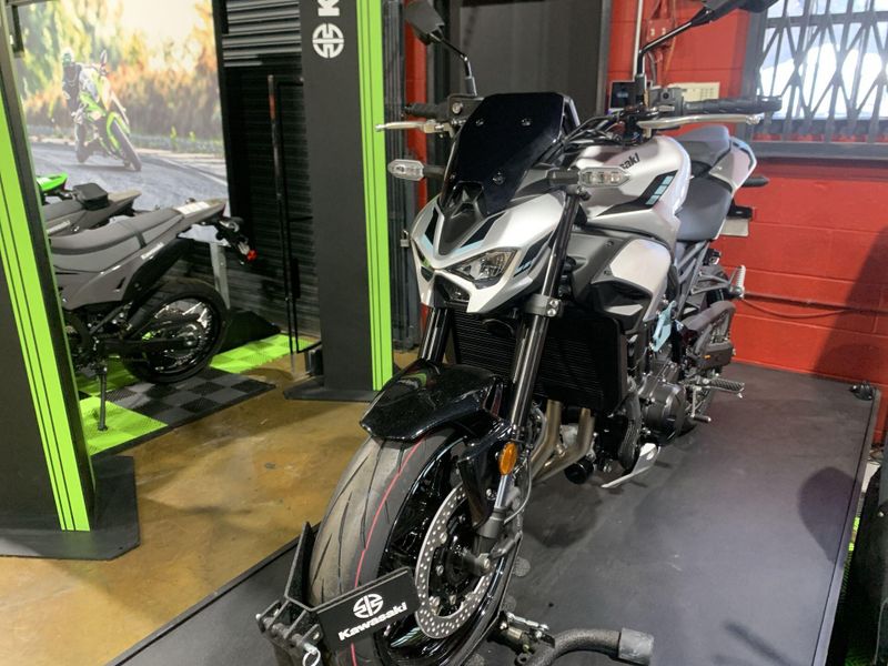 New 2025 Kawasaki Z900 ABS Image 4