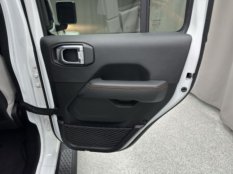Used 2023 Jeep Gladiator MojaveImage 15