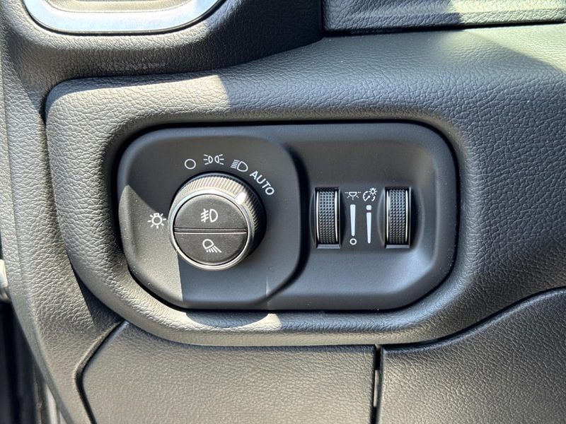 New 2026 RAM 2500 Laramie Crew Cab 4x4 6'4' Box