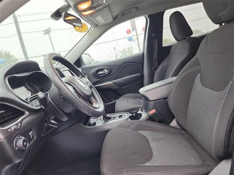 2019 Jeep Cherokee LatitudeImage 20