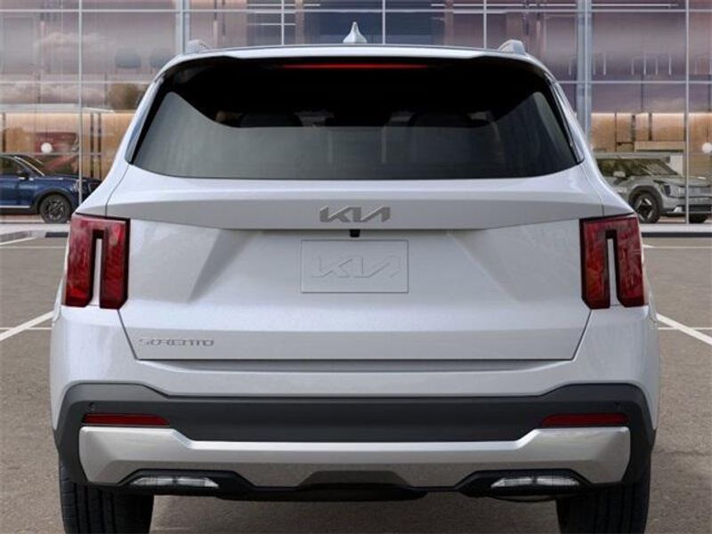 New 2025 Kia Sorento SXImage 13