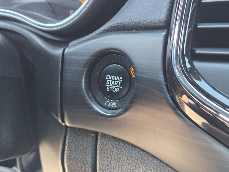 Used 2021 Jeep Grand Cherokee Laredo X 4x4