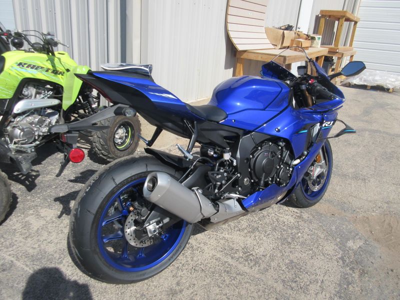 NEW 2026 YAMAHA YZF-R1 Image 7