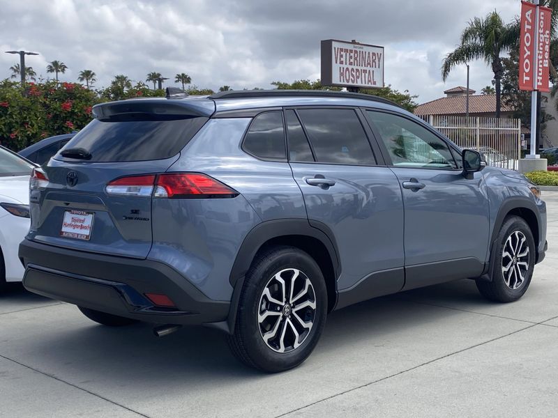 2025 Toyota Corolla Cross Hybrid SEImage 3