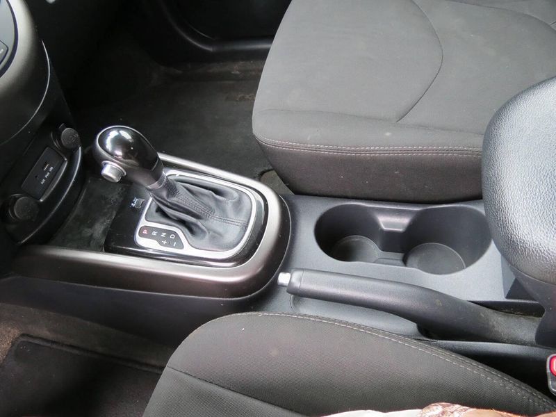 Used 2012 Kia Soul + 4dr Crossover 6AImage 16