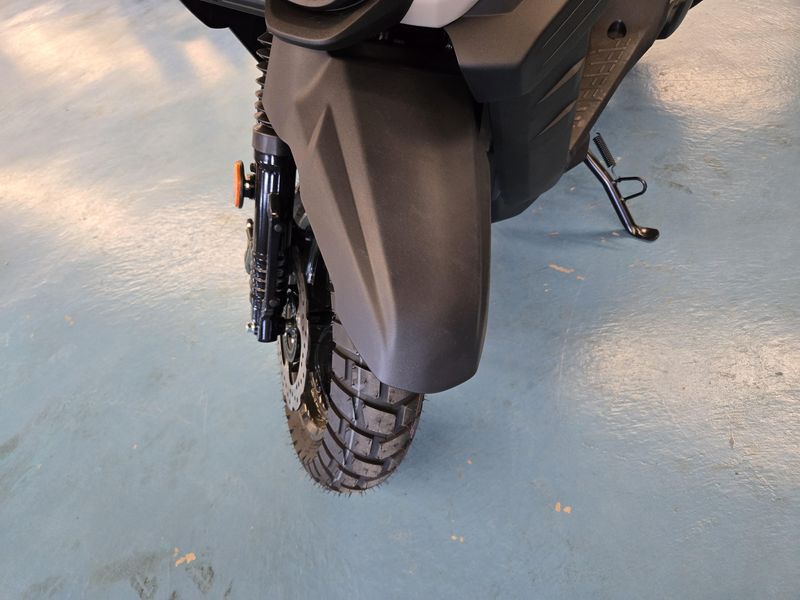 2025 Yamaha ZUMA 125 SAND GRAY Image 18
