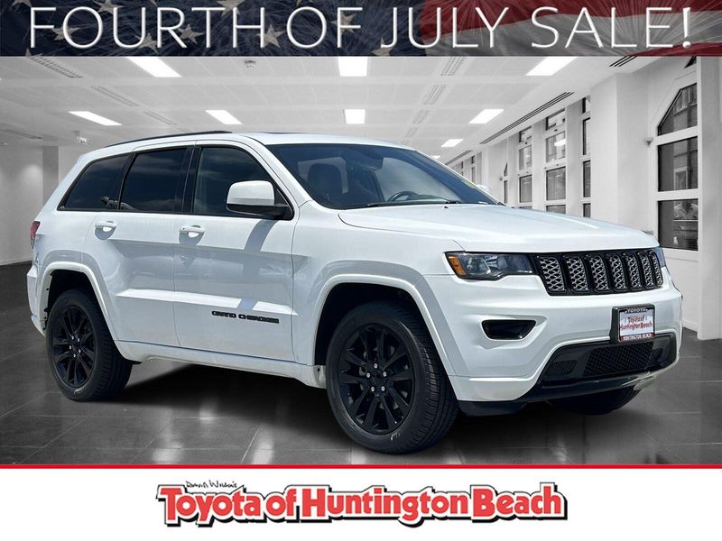 Used 2018 Jeep Grand Cherokee AltitudeImage 1