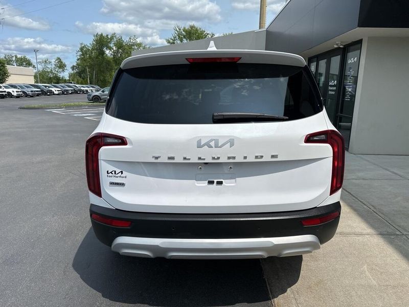 2022 Kia Telluride LXImage 6