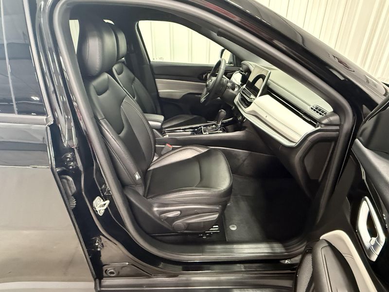 Used 2024 Jeep Compass LimitedImage 13