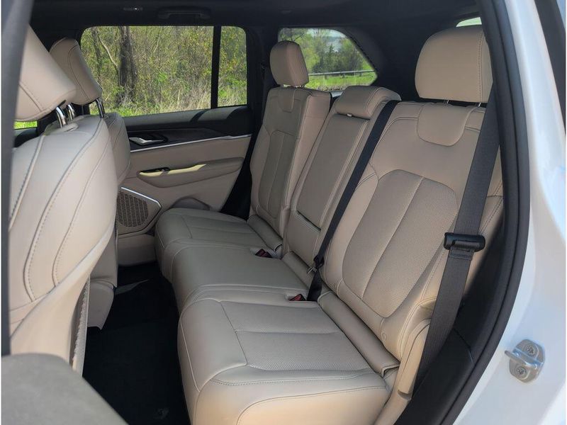 New 2026 Jeep Grand Cherokee Limited 4x4Image 29