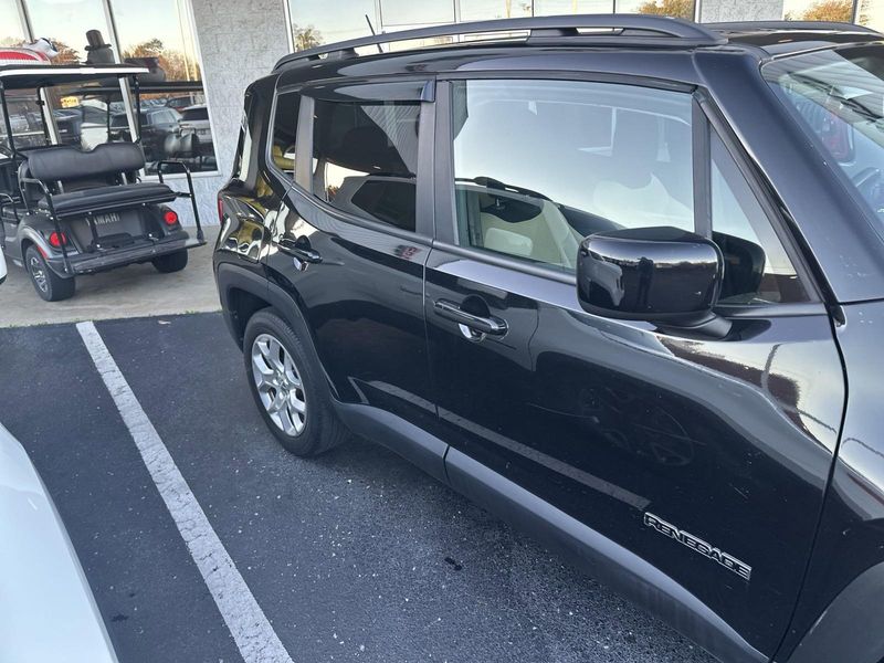 2015 Jeep Renegade LatitudeImage 4